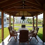 Luxury With Pool *