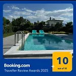 Luxury With Pool * 普拉卡利特索罗