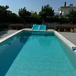 Luxury With Pool 别墅 *