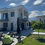 Luxury With Pool *