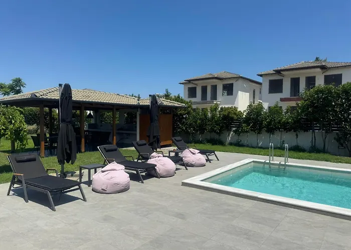 Luxury With Pool Villa *