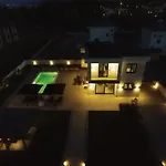 Luxury With Pool *
