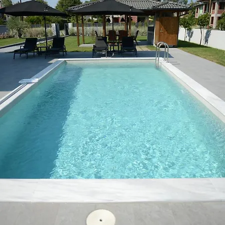 Luxury With Pool *