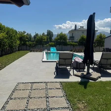 Luxury With Pool *