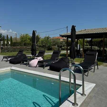Luxury With Pool *