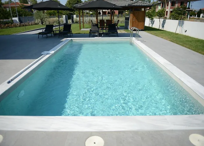 Luxury With Pool *