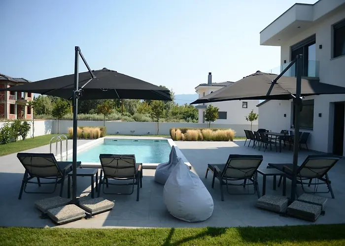 Luxury With Pool Villa