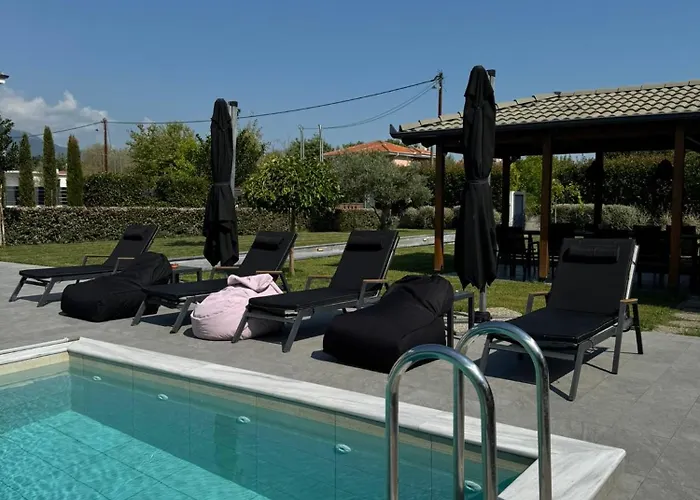 Luxury With Pool *